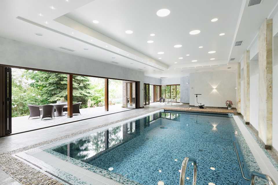 درو پنجره مناسب استخر