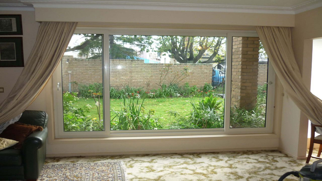 پنجره دوجداره فرانسوی یا دو لنگه بازشو