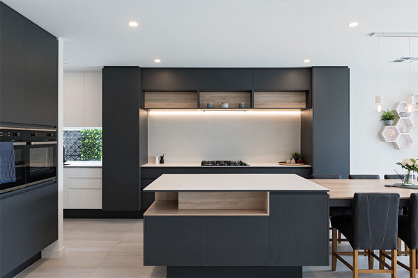 تاثیر رنگ تیره بر کابینت آشپزخانه 